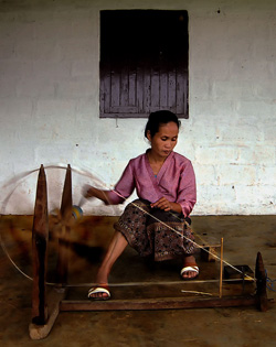 Spinning silk