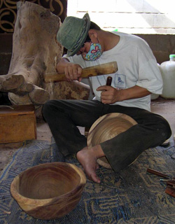 Phontong wood carver